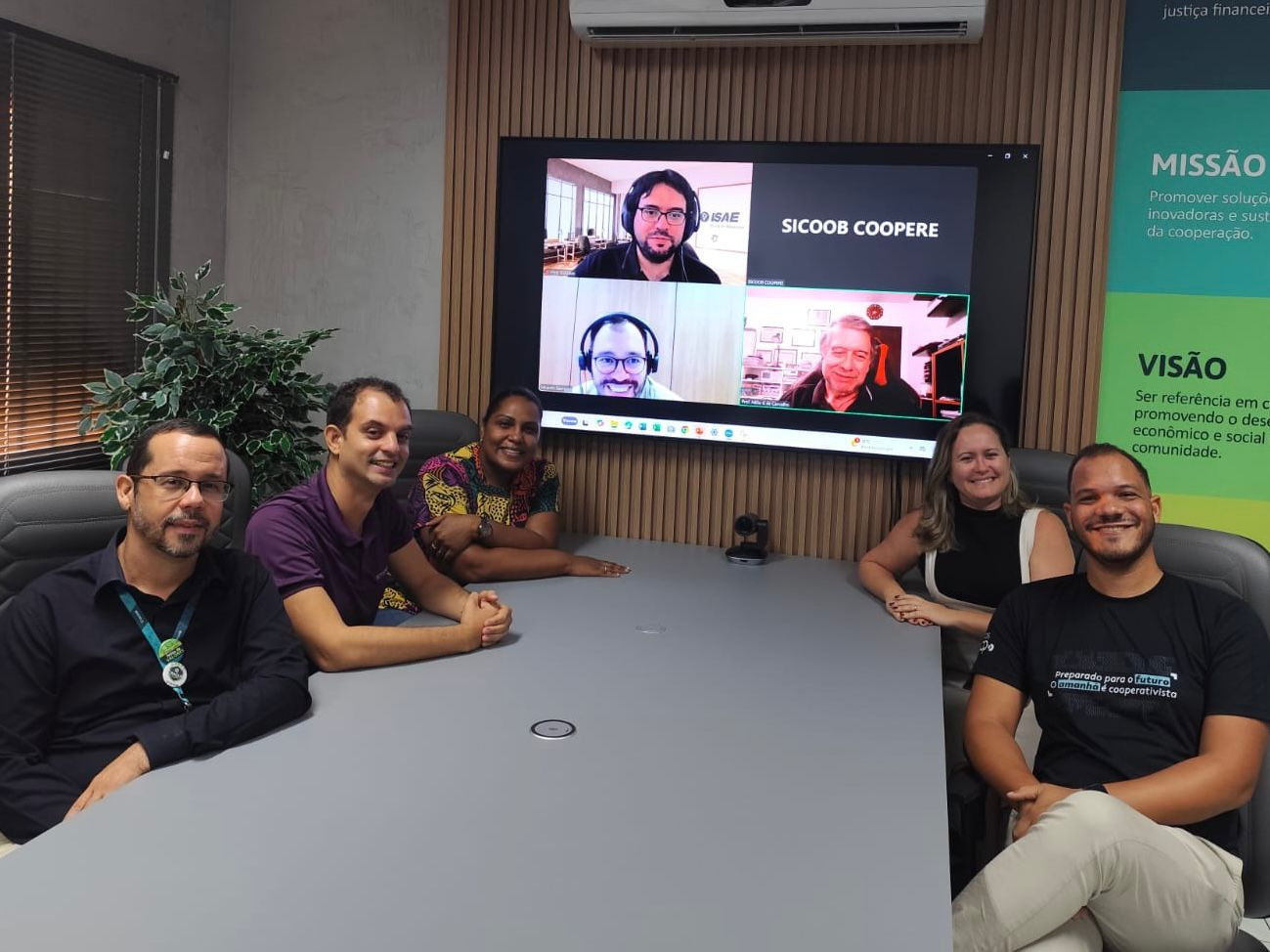Representantes do Sicoob Coopere na Entrevista de Avaliação do Sistema de Gestão da Inovação com o analista George.
